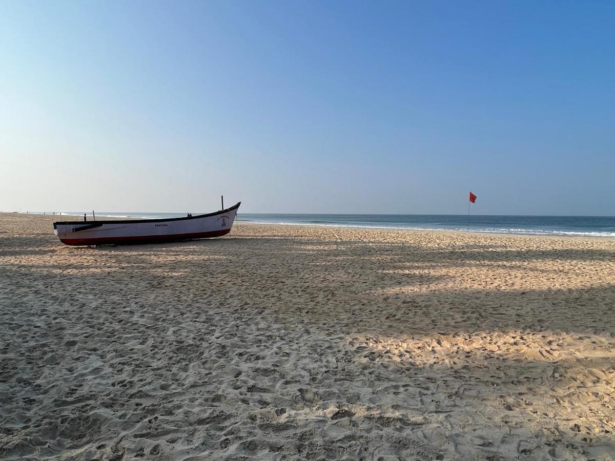Happy Shack Beach And Wooden Huts 콜바 외부 사진