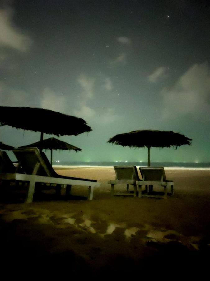 Happy Shack Beach And Wooden Huts 콜바 외부 사진