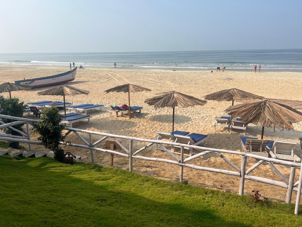 Happy Shack Beach And Wooden Huts 콜바 외부 사진