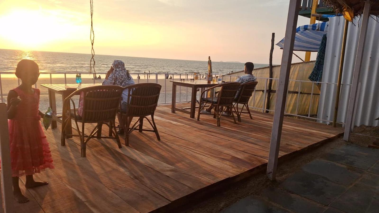 Happy Shack Beach And Wooden Huts 콜바 외부 사진
