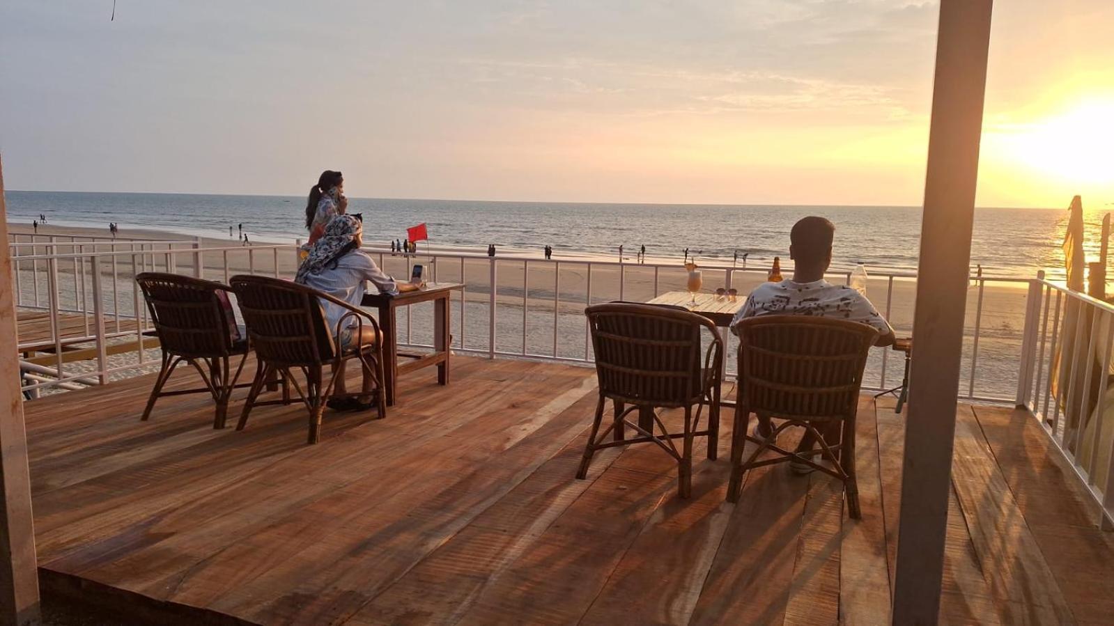 Happy Shack Beach And Wooden Huts 콜바 외부 사진